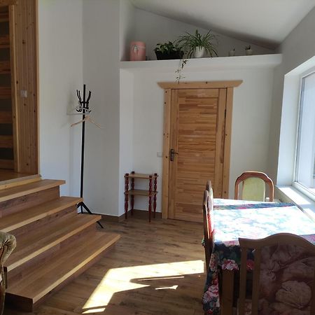 Guest House Mandrivnyi Rooms&Apartments Ясиня Екстериор снимка