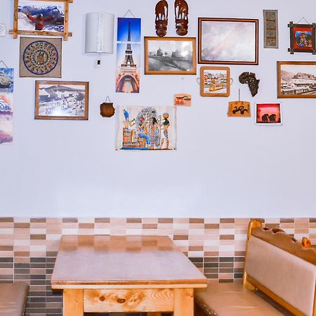 Guest House Mandrivnyi Rooms&Apartments Ясиня Екстериор снимка