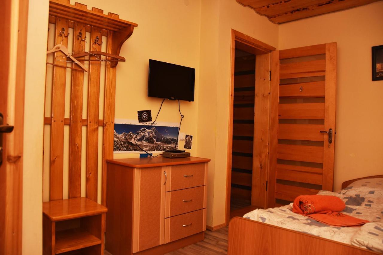 Guest House Mandrivnyi Rooms&Apartments Ясиня Екстериор снимка