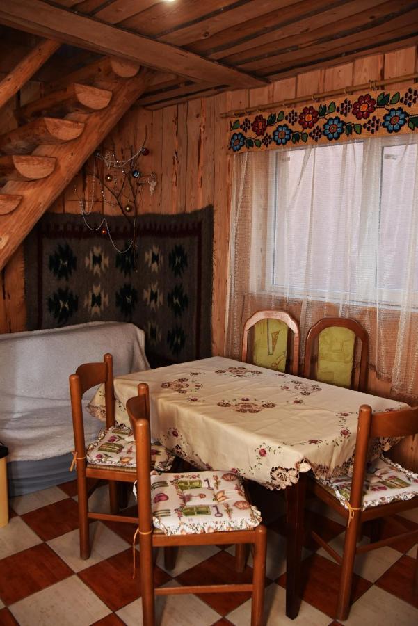 Guest House Mandrivnyi Rooms&Apartments Ясиня Екстериор снимка