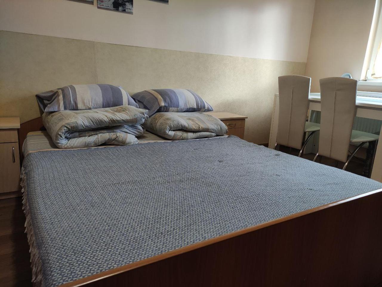 Guest House Mandrivnyi Rooms&Apartments Ясиня Екстериор снимка