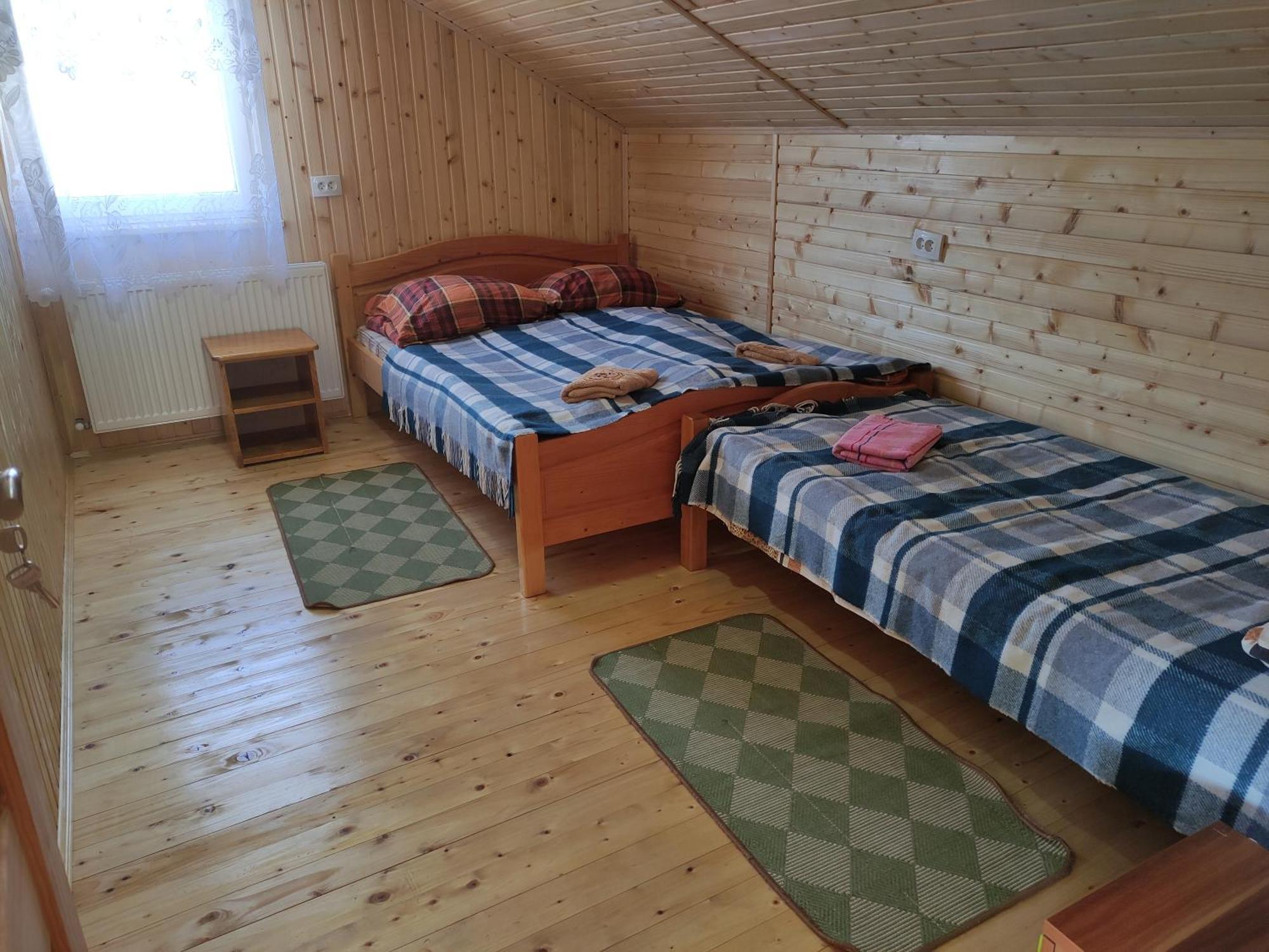 Guest House Mandrivnyi Rooms&Apartments Ясиня Екстериор снимка